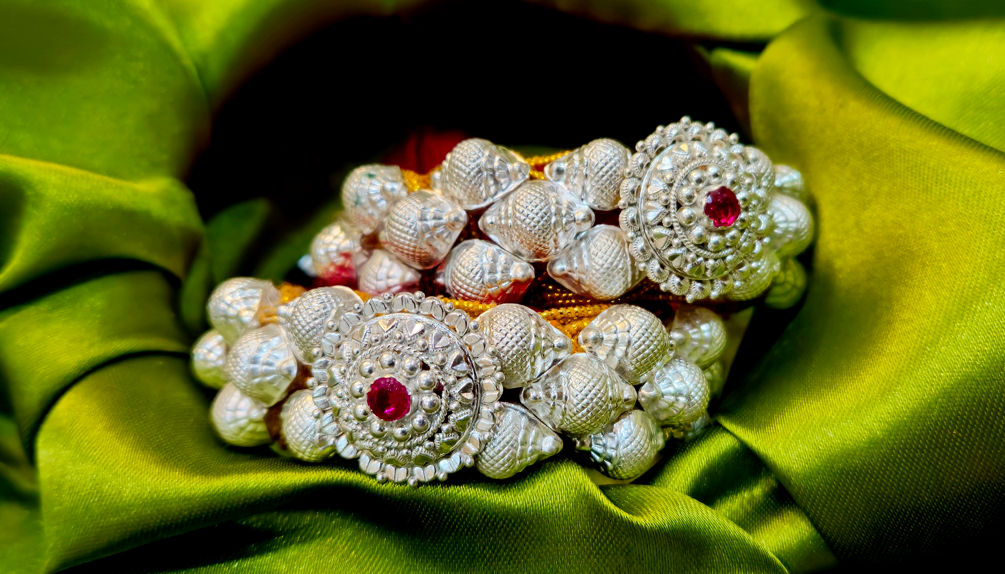 Shankh Pahuchi Silver Bracelet Pair